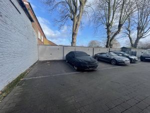 Parking - click for photo gallery